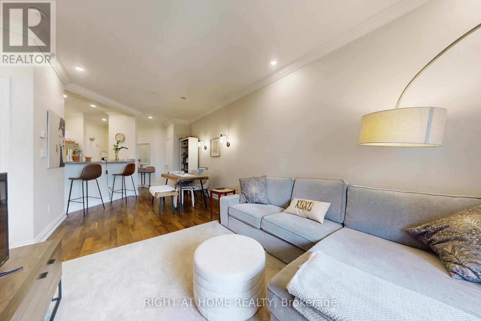 308 - 1 Leaside Park Drive, Toronto, Ontario  M4H 1R1 - Photo 7 - C12507298