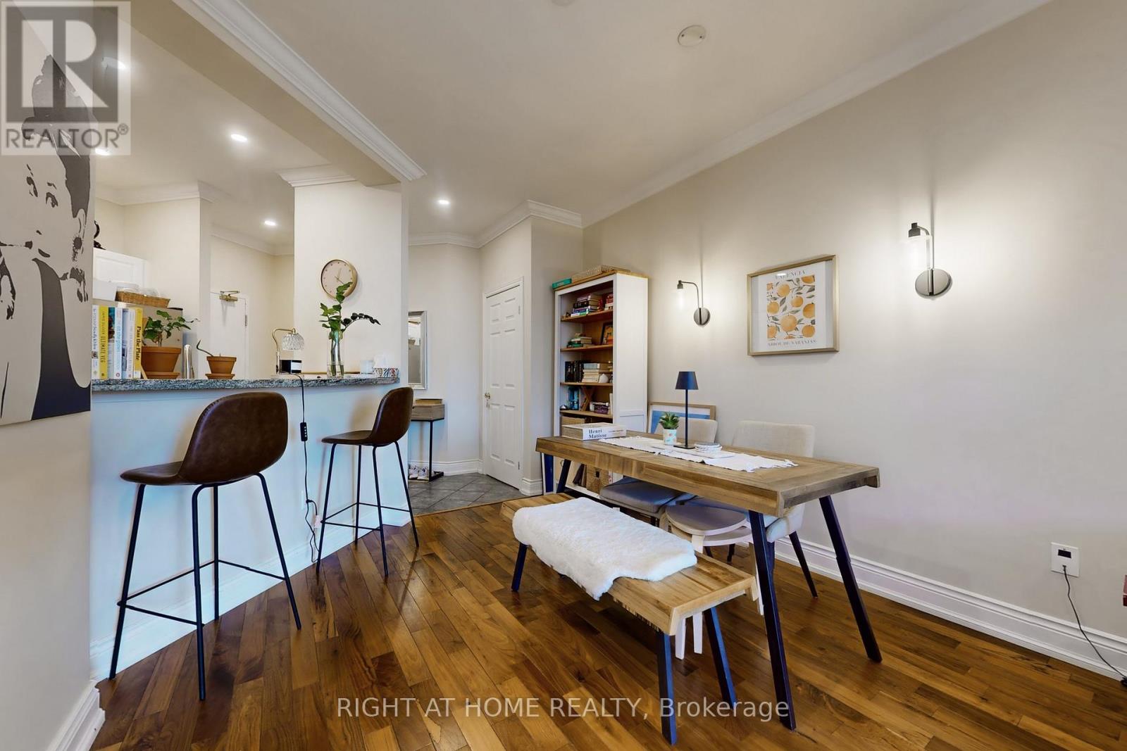 308 - 1 Leaside Park Drive, Toronto, Ontario  M4H 1R1 - Photo 8 - C12507298