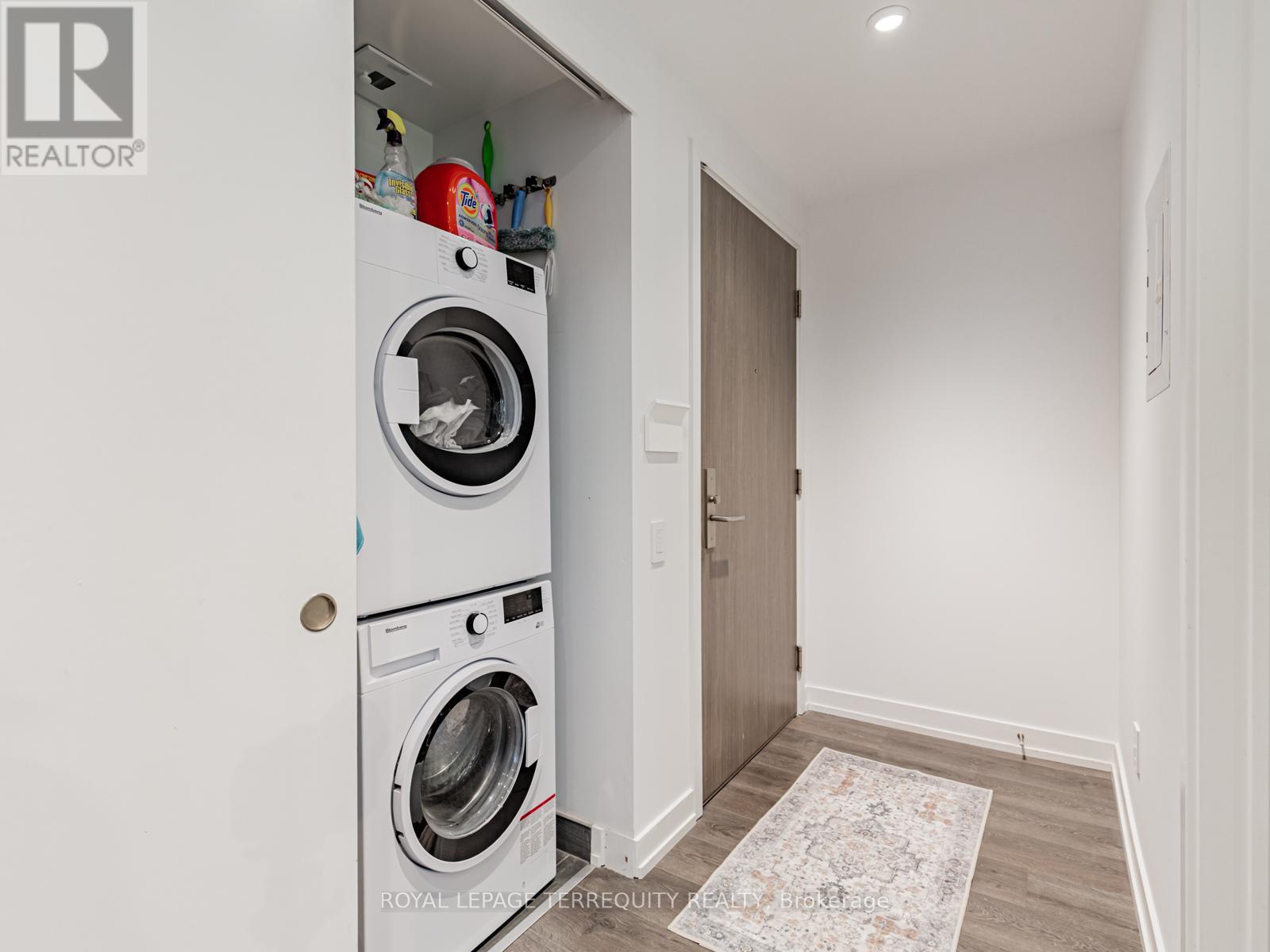 4209 - 161 Roehampton Avenue, Toronto, Ontario  M4P 0C8 - Photo 14 - C12507316