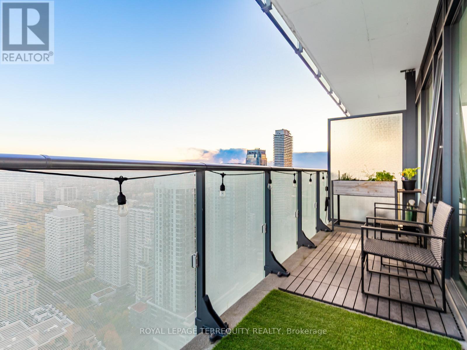 4209 - 161 Roehampton Avenue, Toronto, Ontario  M4P 0C8 - Photo 15 - C12507316