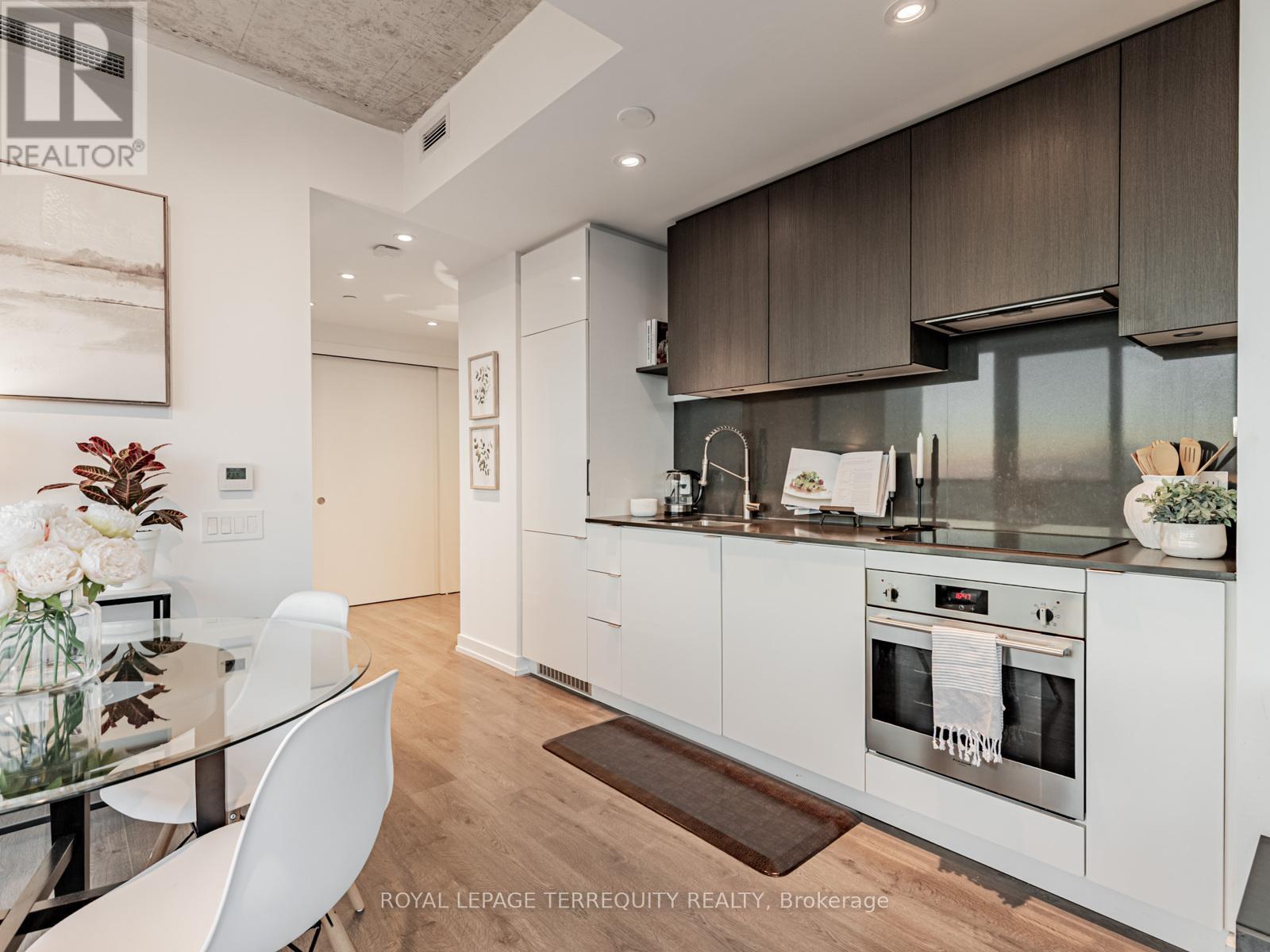 4209 - 161 Roehampton Avenue, Toronto, Ontario  M4P 0C8 - Photo 8 - C12507316