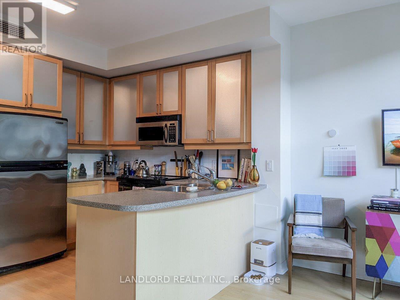 205 - 901 Queen Street W, Toronto, Ontario  M6J 1G5 - Photo 2 - C12507338