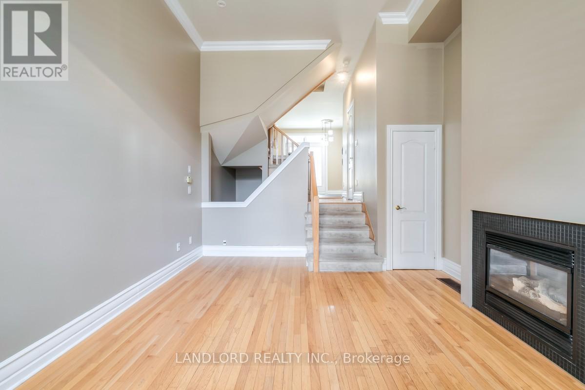 135 Massey Street, Toronto, Ontario  M6J 2T5 - Photo 8 - C12507348