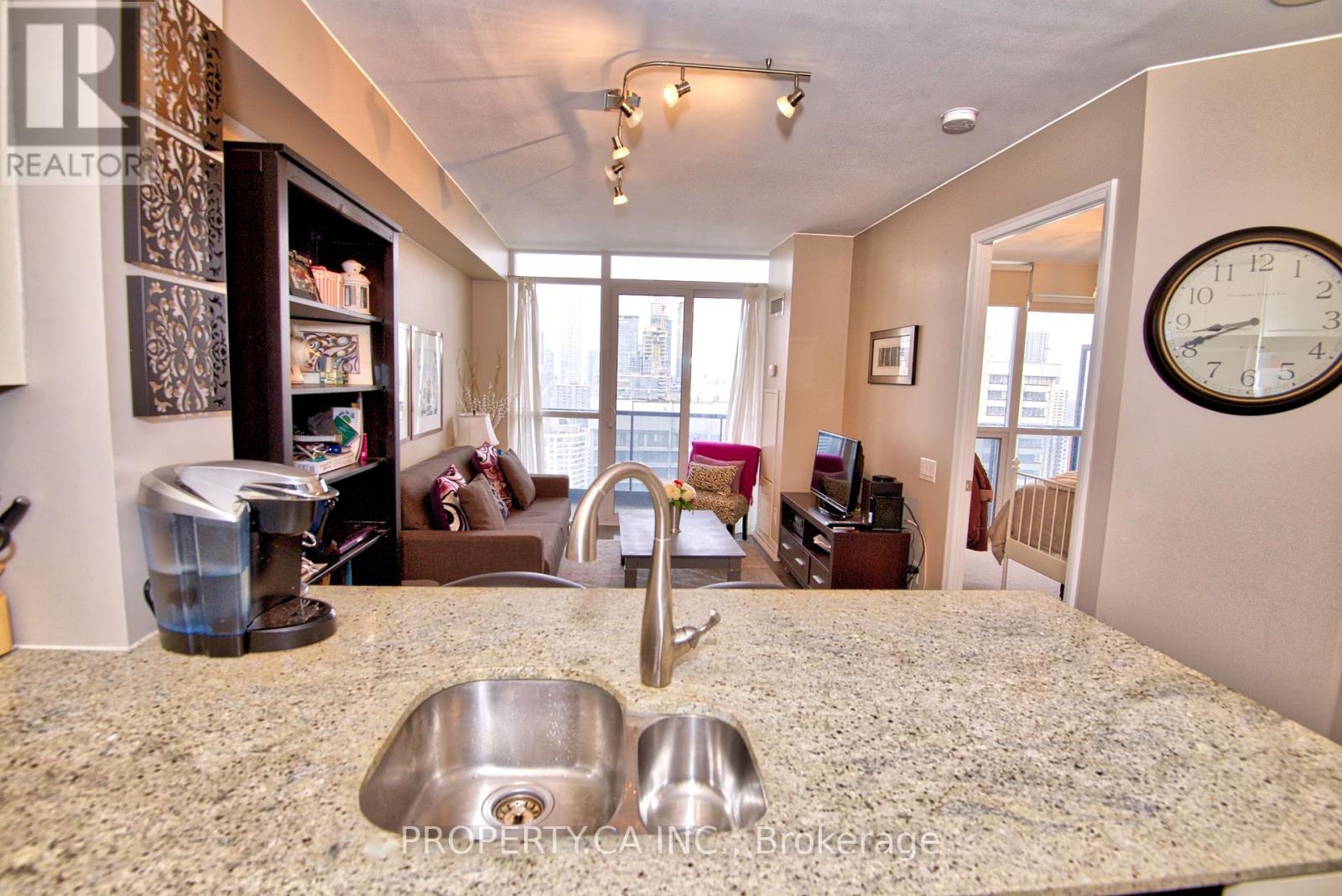 3008 - 25 Carlton Street, Toronto, Ontario  M5B 1L4 - Photo 3 - C12507384