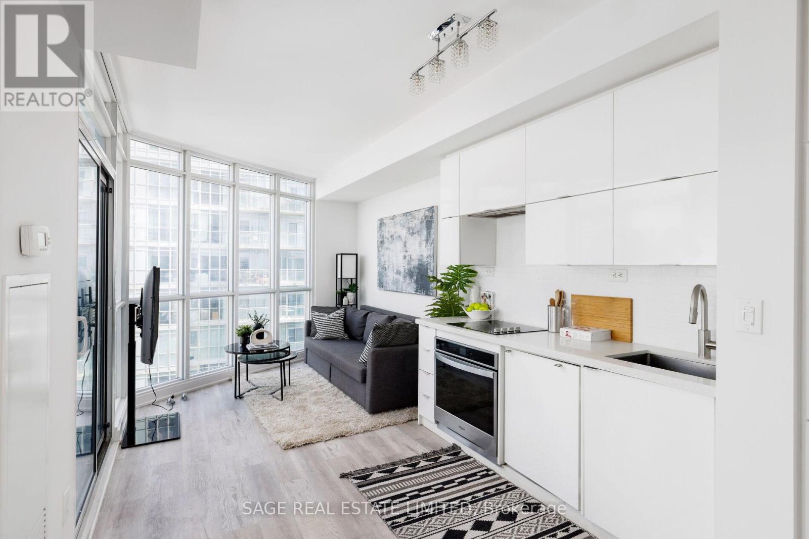 4102 - 21 Iceboat Terrace, Toronto, Ontario  M5V 4A9 - Photo 3 - C12507504