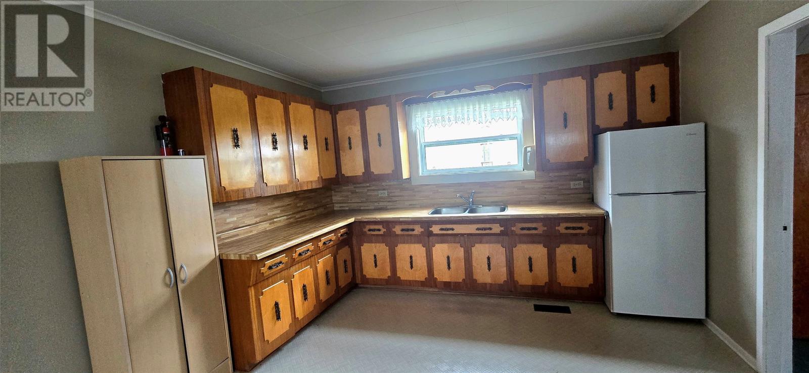 50 Elizabeth Avenue, Grand Bank, Newfoundland & Labrador  A0E 1W0 - Photo 5 - 1291016