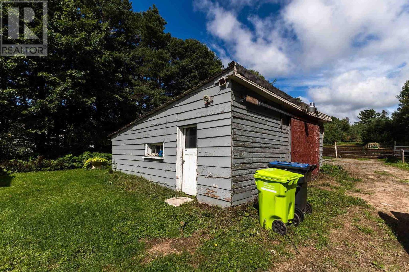 2108 Second Lin W, Sault Ste. Marie, Ontario P6A 6K4 - Photo 41 - SM252429