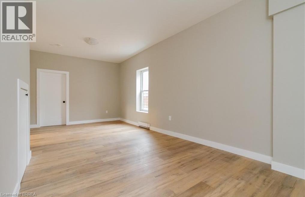 302 Colborne Street Unit# 3, Brantford, Ontario  N3S 3M9 - Photo 3 - 40749852