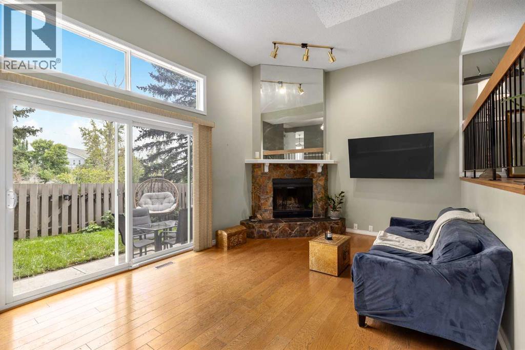 160 Glamis Terrace Sw, Calgary, Alberta  T3E 6V3 - Photo 3 - A2247907