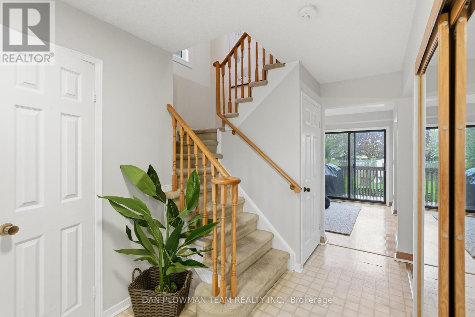 1561 Connery Crescent, Oshawa, Ontario  L1J 8G3 - Photo 2 - E12507236