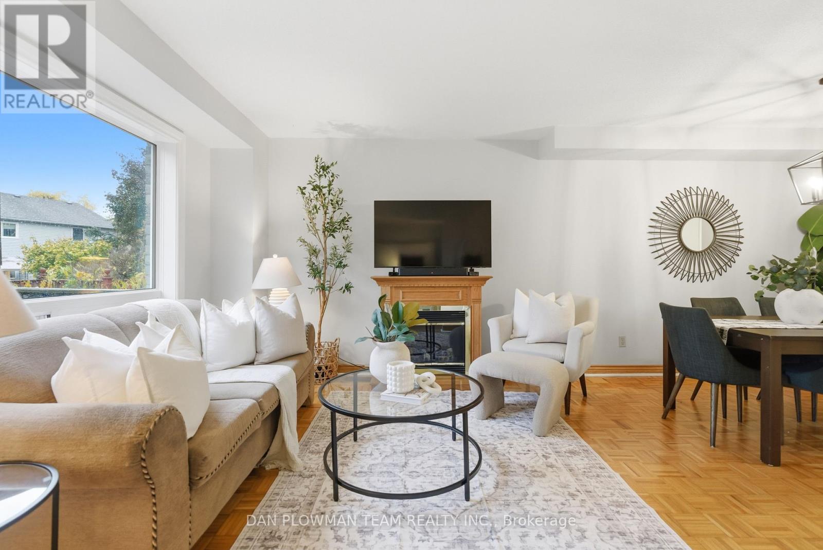 1561 Connery Crescent, Oshawa, Ontario  L1J 8G3 - Photo 4 - E12507236