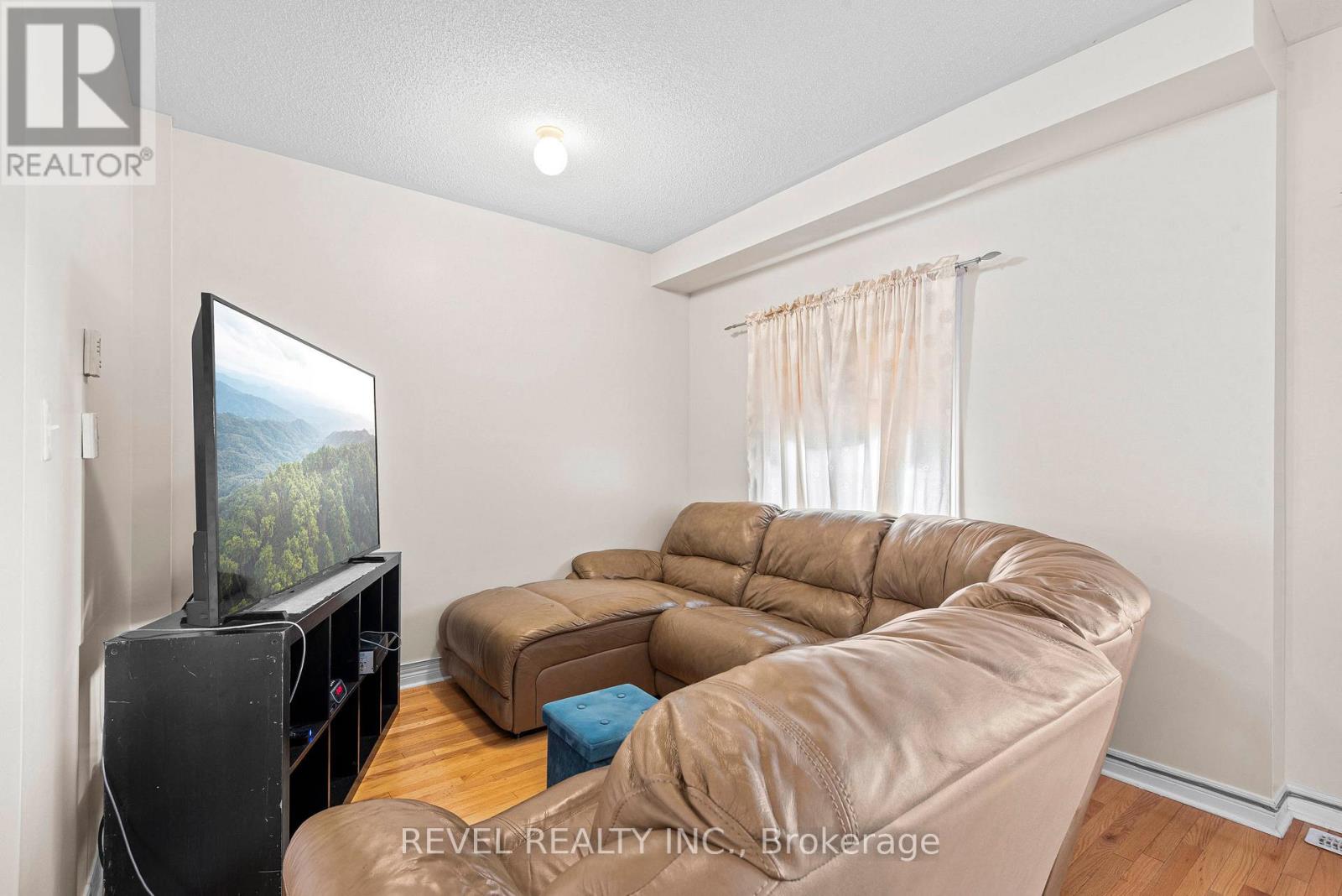 1516 Shepway Mews, Pickering, Ontario  L1X 0C7 - Photo 7 - E12507240