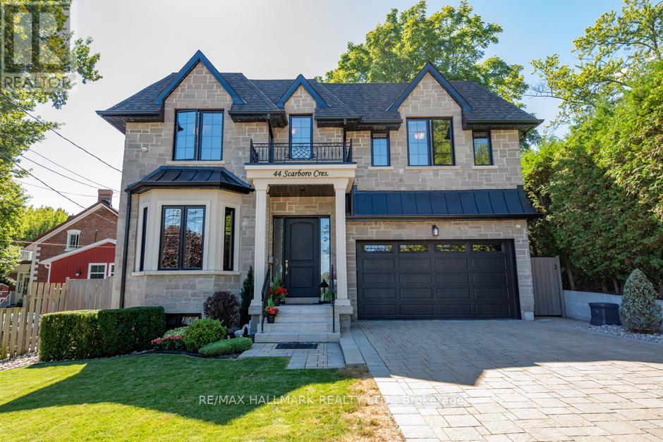44 SCARBORO CRESCENT, Toronto, Ontario