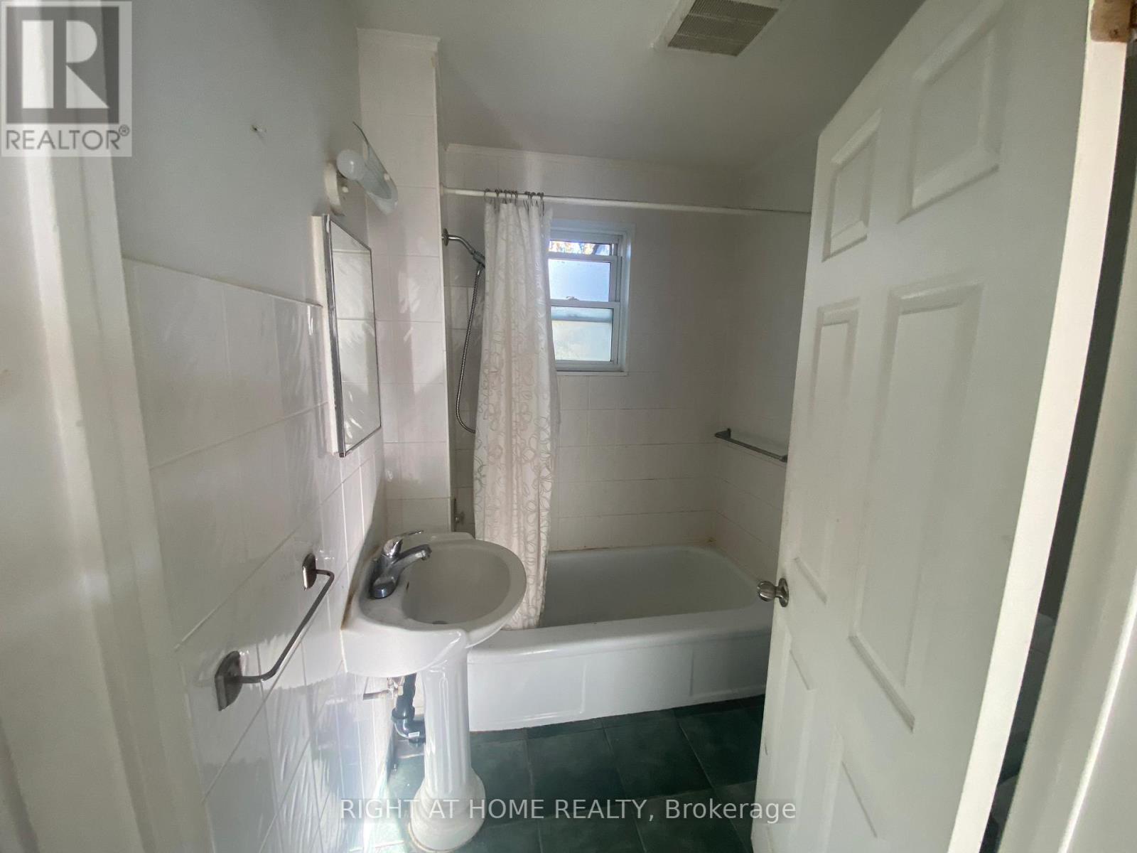 97 Galloway Road E, Toronto, Ontario  M1E 1W8 - Photo 12 - E12507438