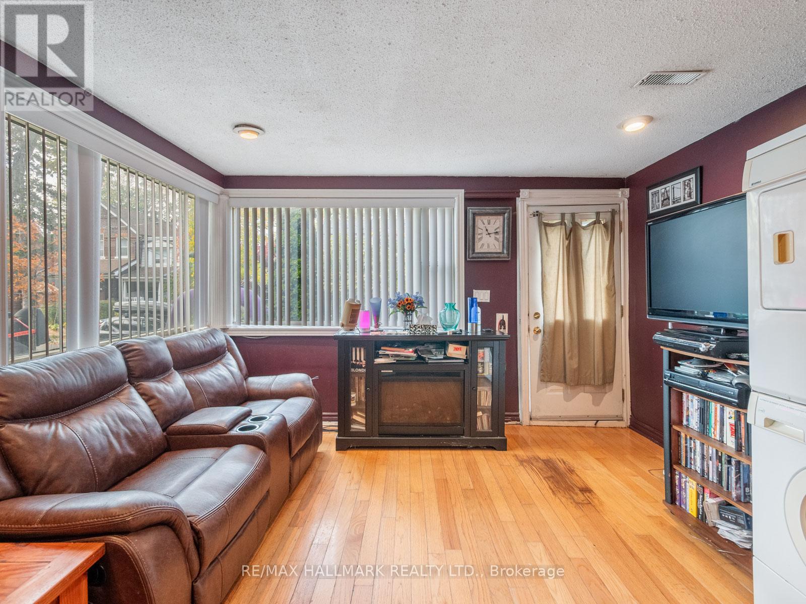 33 Earl Grey Road, Toronto, Ontario  M4J 3L3 - Photo 12 - E12507480