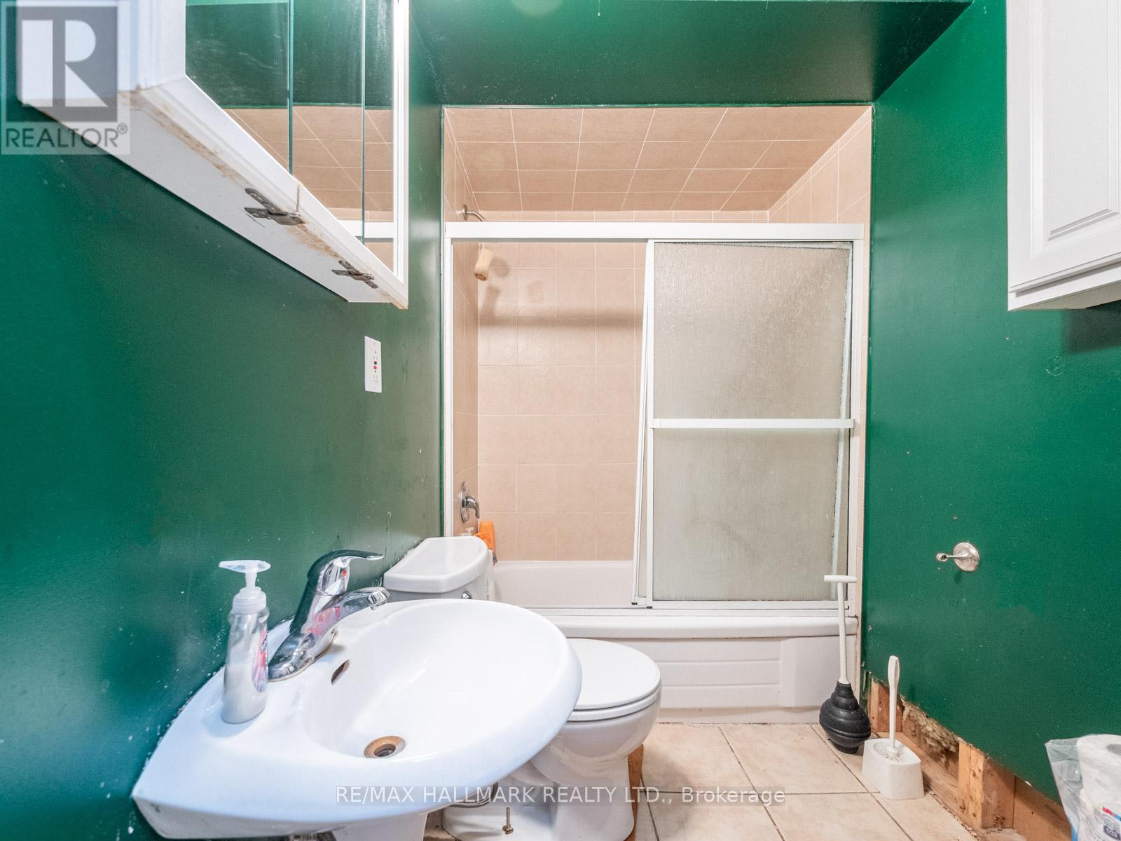 33 Earl Grey Road, Toronto, Ontario  M4J 3L3 - Photo 16 - E12507480