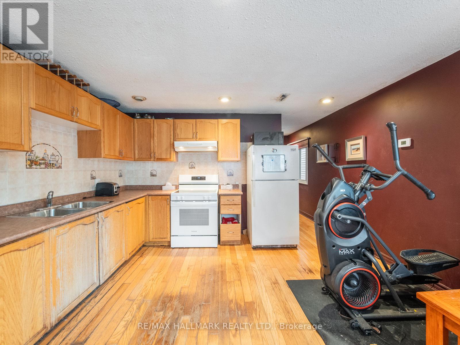 33 Earl Grey Road, Toronto, Ontario  M4J 3L3 - Photo 6 - E12507480