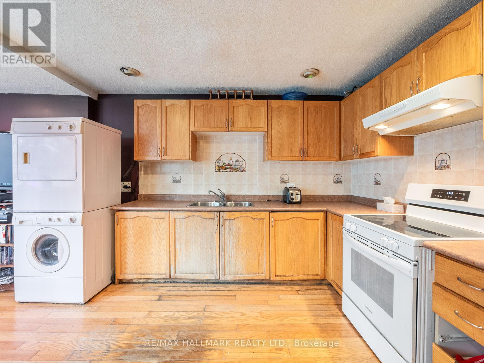 33 Earl Grey Road, Toronto, Ontario  M4J 3L3 - Photo 9 - E12507480