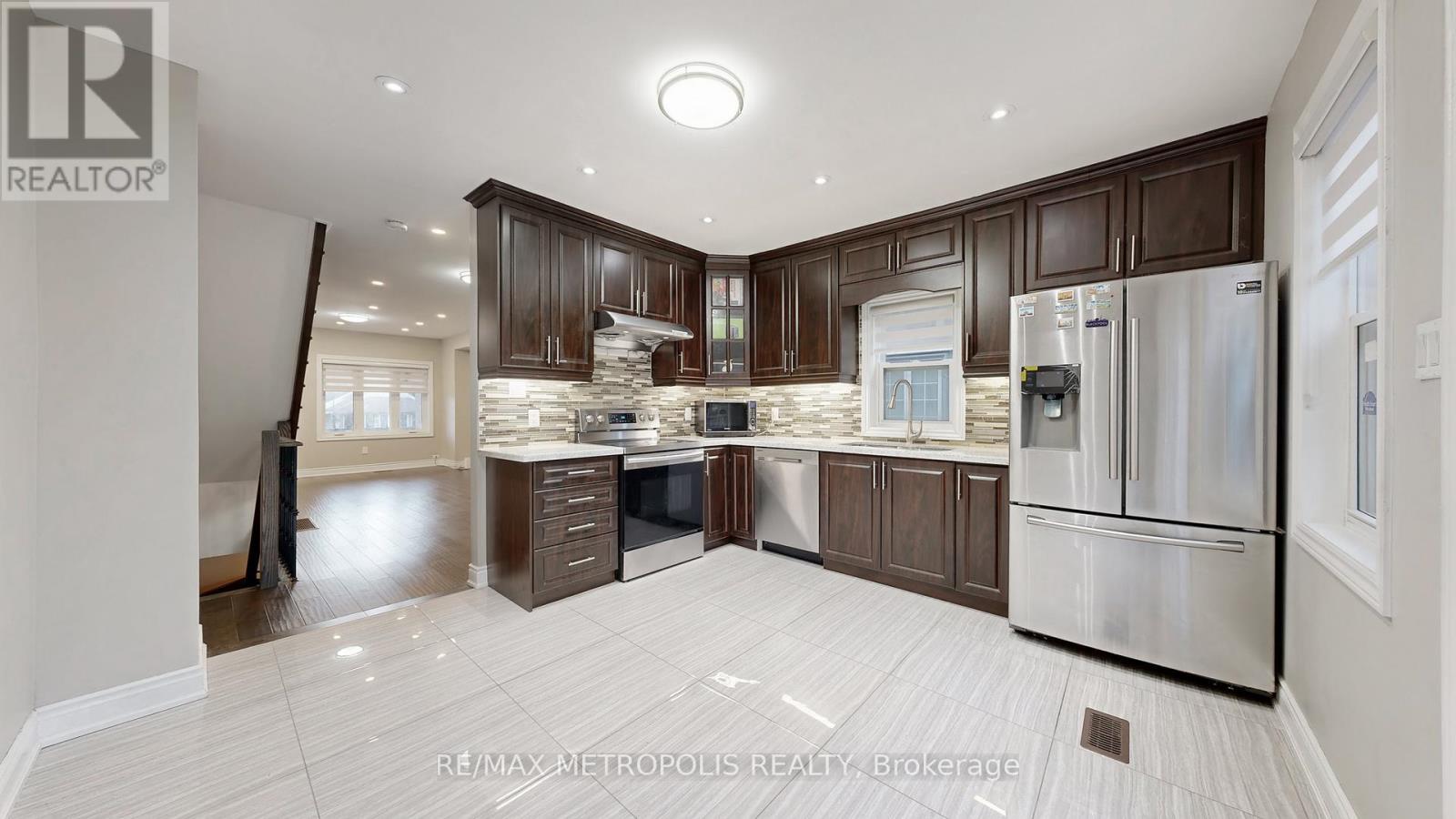 461 Warden Avenue, Toronto, Ontario  M1L 3Y9 - Photo 11 - E12507484