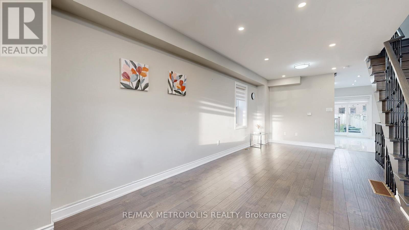 461 Warden Avenue, Toronto, Ontario  M1L 3Y9 - Photo 8 - E12507484