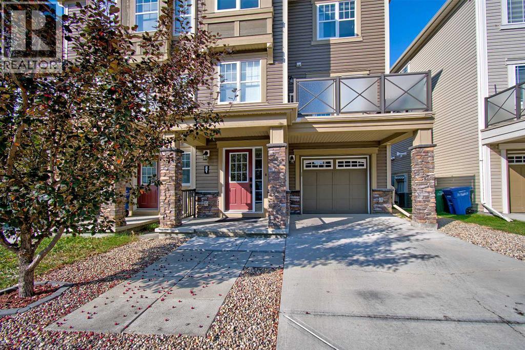 221 Hillcrest Gardens Sw, Airdrie, Alberta  T4B 4J2 - Photo 2 - A2258738