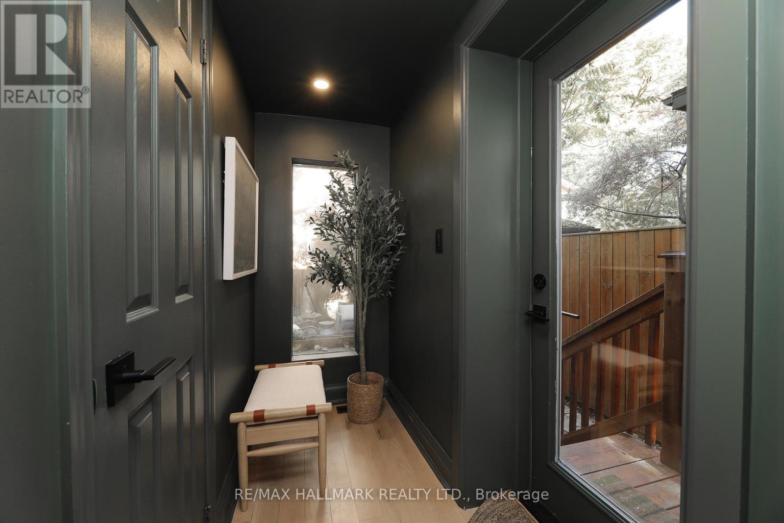 18 Badgerow Avenue, Toronto, Ontario M4M 1V1 - Photo 11 - E12506176