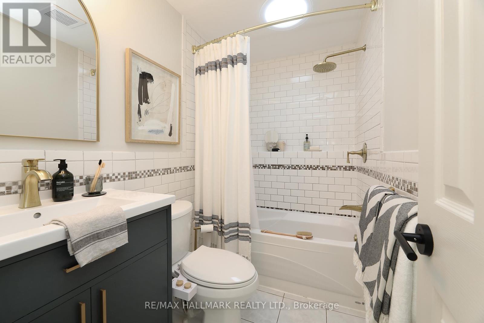 18 Badgerow Avenue, Toronto, Ontario M4M 1V1 - Photo 17 - E12506176