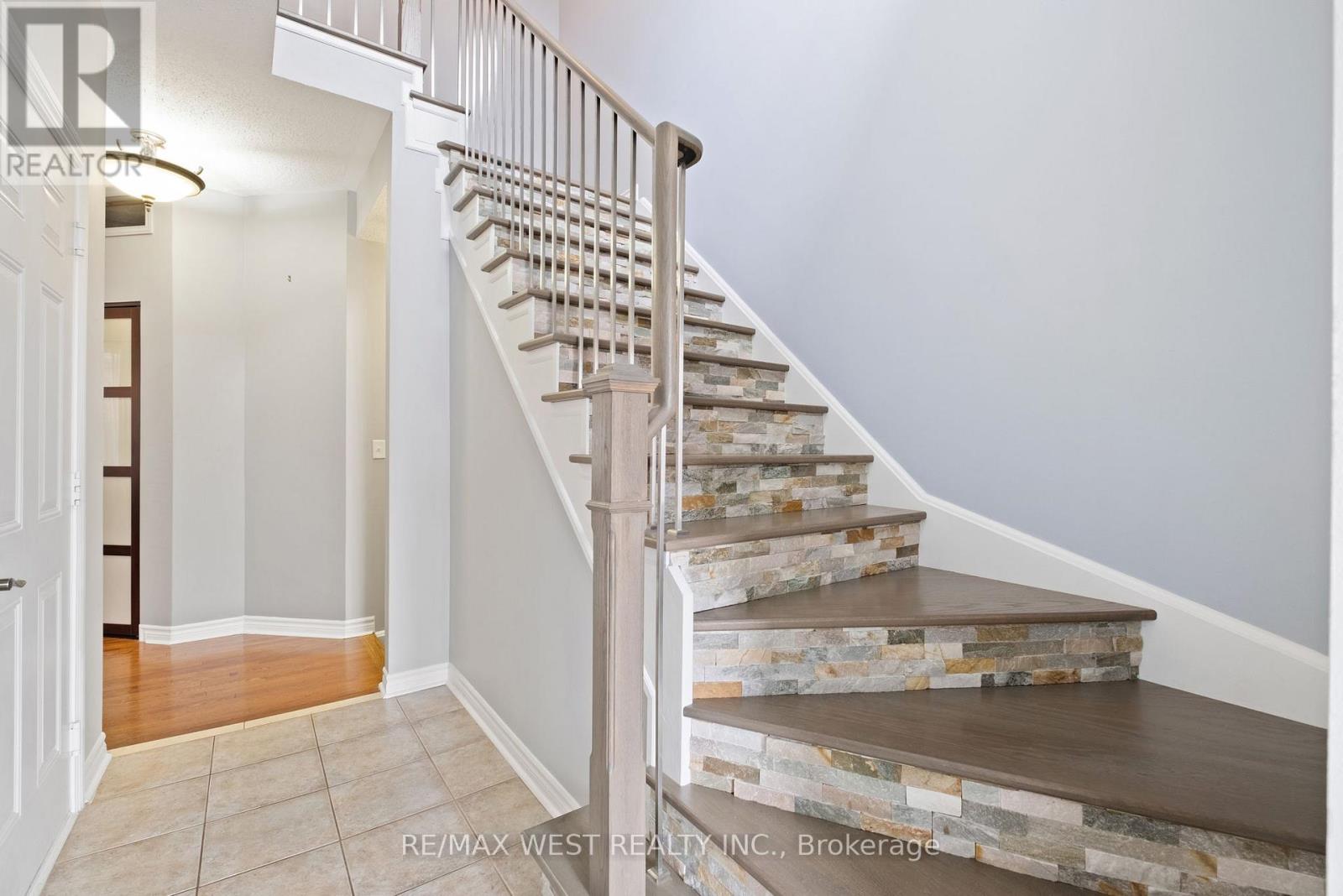 31 Buxton Lane, Clarington, Ontario  L1C 0J9 - Photo 4 - E12507456