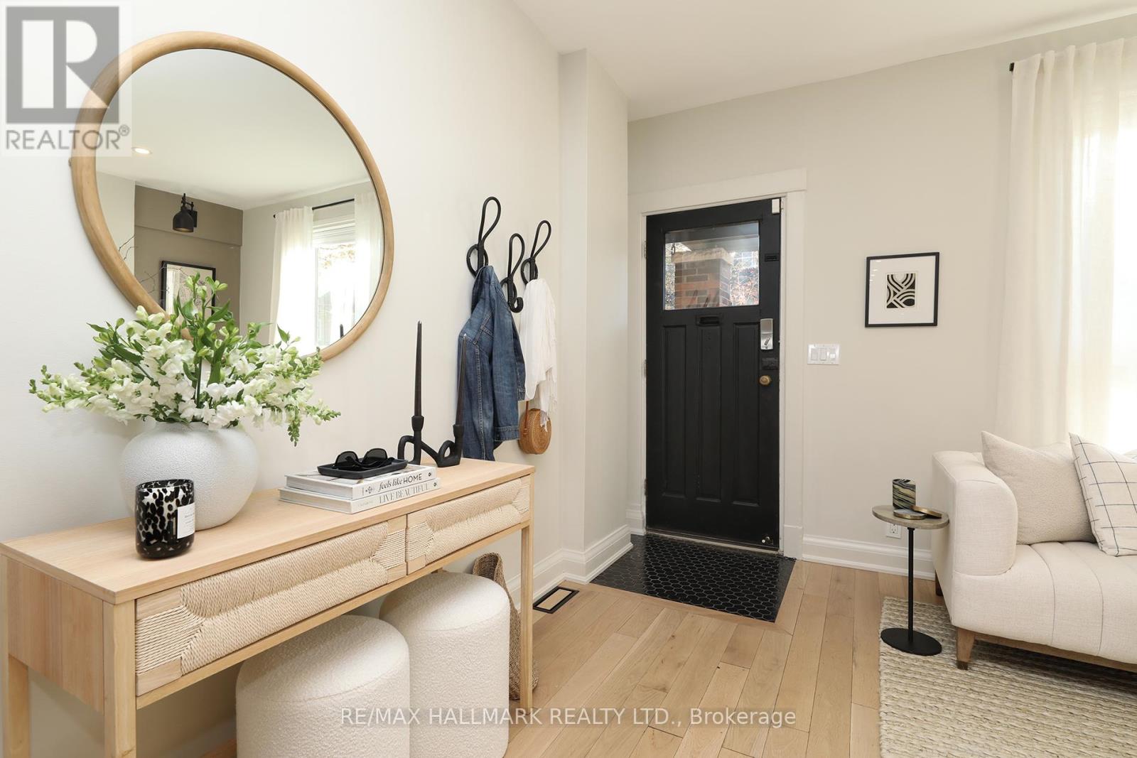 18 Badgerow Avenue, Toronto, Ontario M4M 1V1 - Photo 3 - E12506176