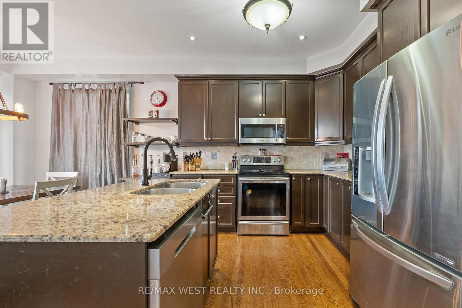 31 Buxton Lane, Clarington, Ontario  L1C 0J9 - Photo 10 - E12507456