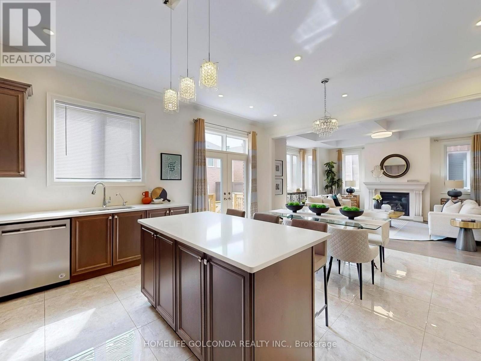 21 Planet Street, Richmond Hill, Ontario  L4C 8P5 - Photo 7 - N12507340