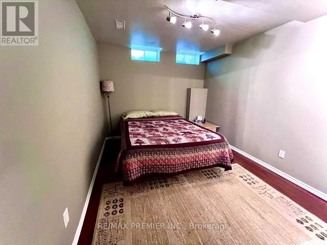 739 Joe Persechini Drive, Newmarket, Ontario  L3X 2S1 - Photo 12 - N12507352