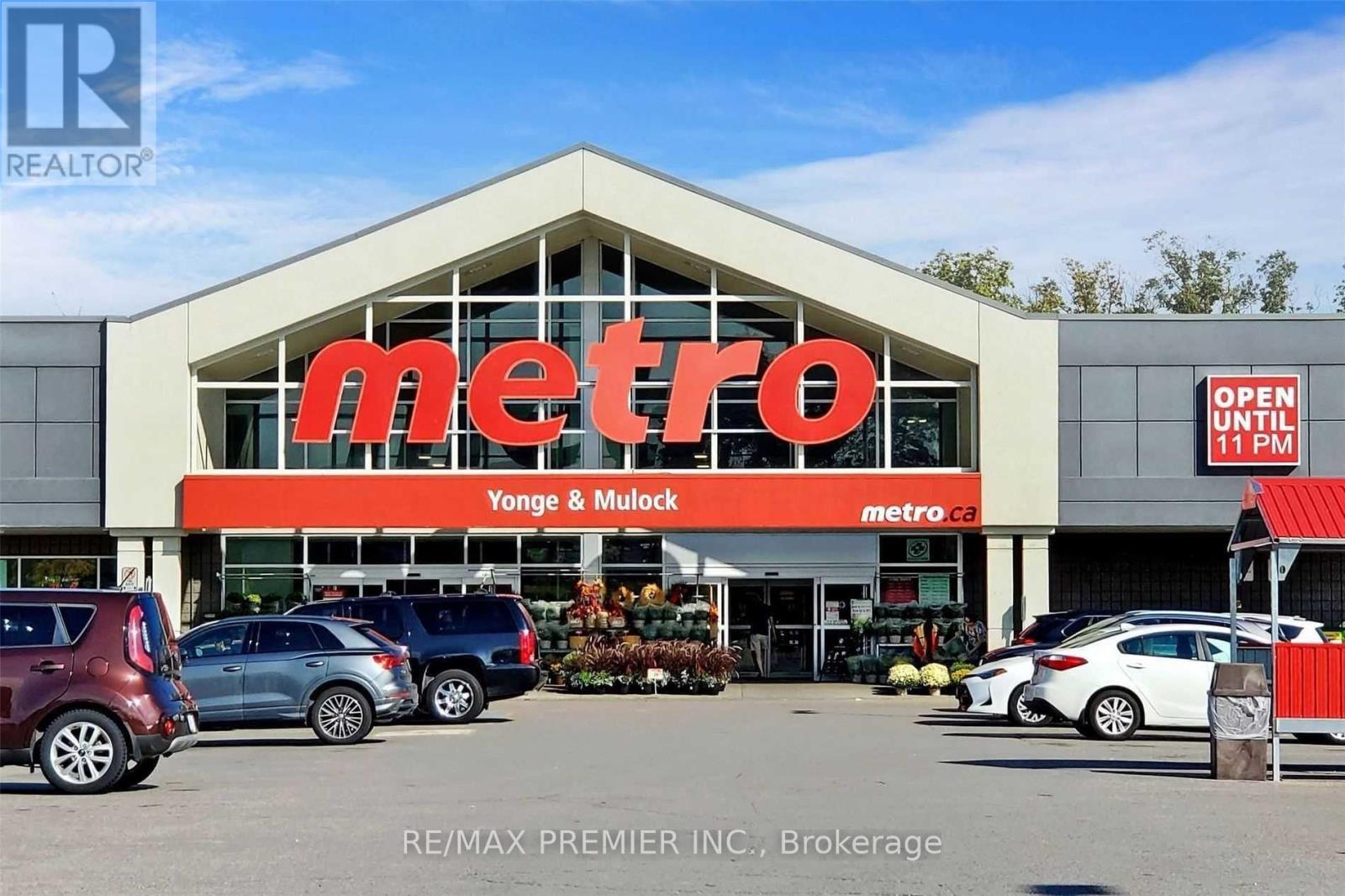 739 Joe Persechini Drive, Newmarket, Ontario  L3X 2S1 - Photo 15 - N12507352