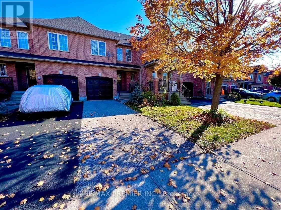 739 Joe Persechini Drive, Newmarket, Ontario  L3X 2S1 - Photo 3 - N12507352