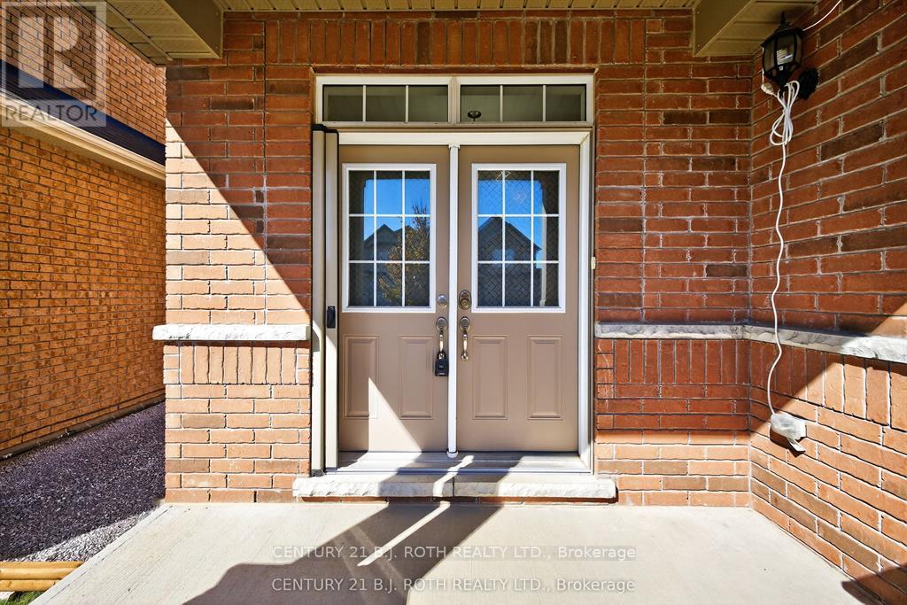 50 Bramsey Street, Georgina, Ontario  L0E 1R0 - Photo 3 - N12507362