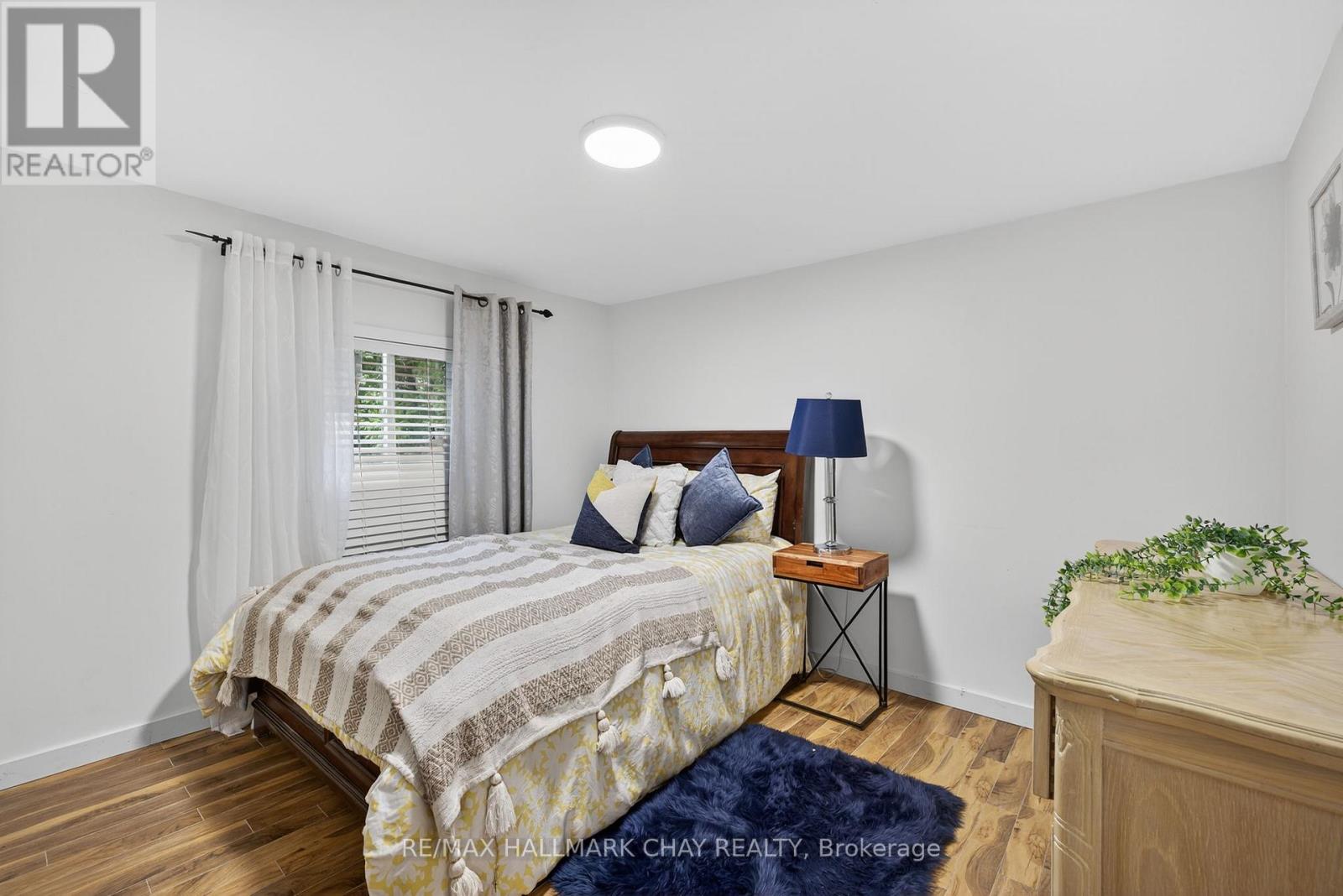 77 Blue Heron Drive, Georgina, Ontario  L0E 1N0 - Photo 10 - N12507382