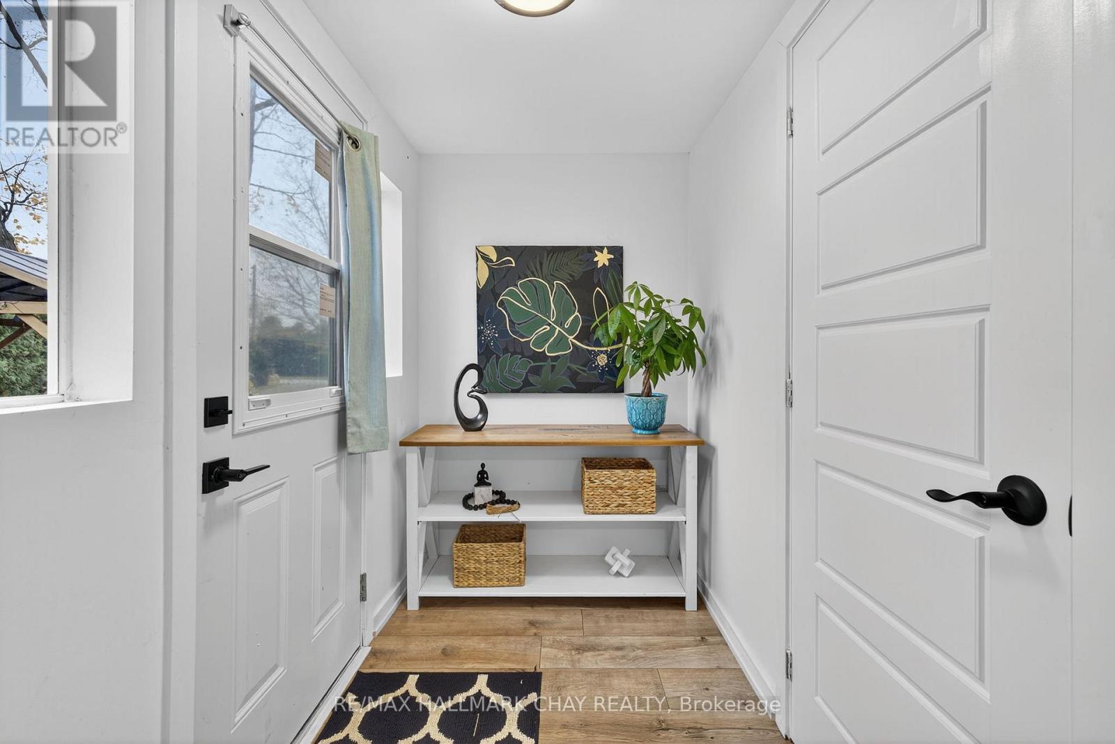 77 Blue Heron Drive, Georgina, Ontario  L0E 1N0 - Photo 3 - N12507382