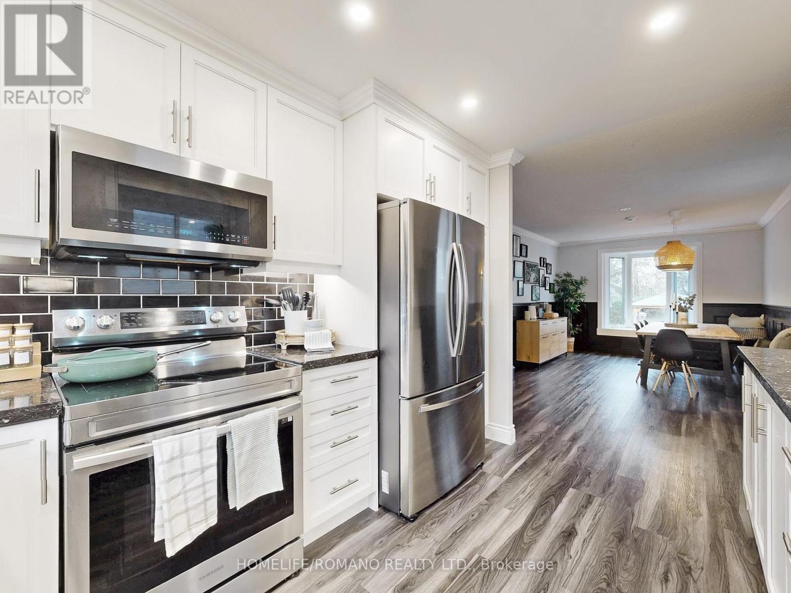 686 Irwin Crescent, Newmarket, Ontario  L3Y 5A2 - Photo 19 - N12507406