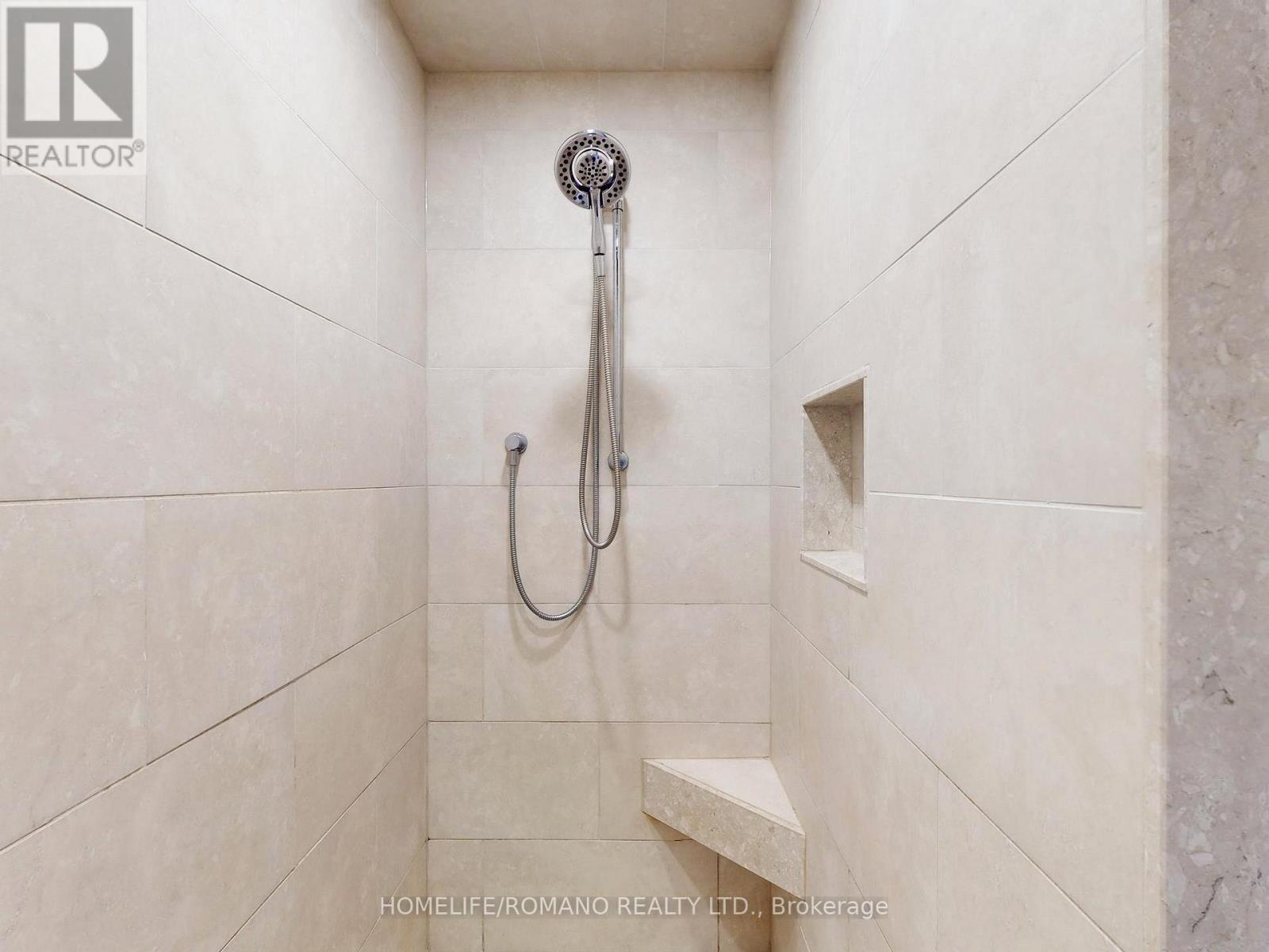 686 Irwin Crescent, Newmarket, Ontario  L3Y 5A2 - Photo 39 - N12507406