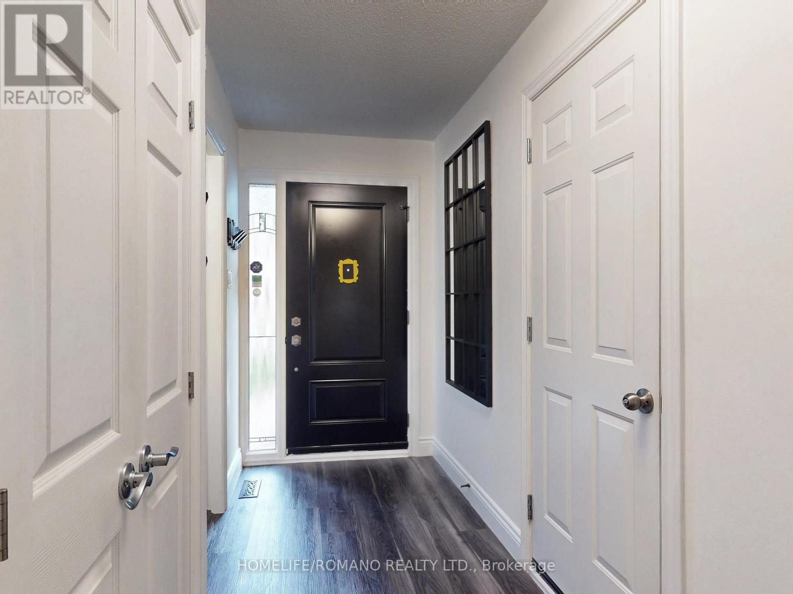 686 Irwin Crescent, Newmarket, Ontario  L3Y 5A2 - Photo 6 - N12507406