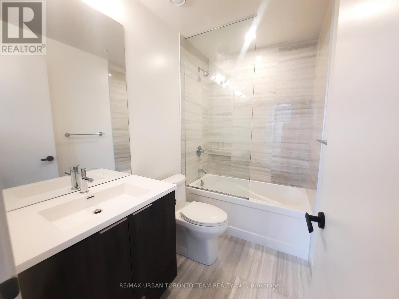 501 - 8 Interchange Way, Vaughan, Ontario  L4K 5Z7 - Photo 12 - N12507458