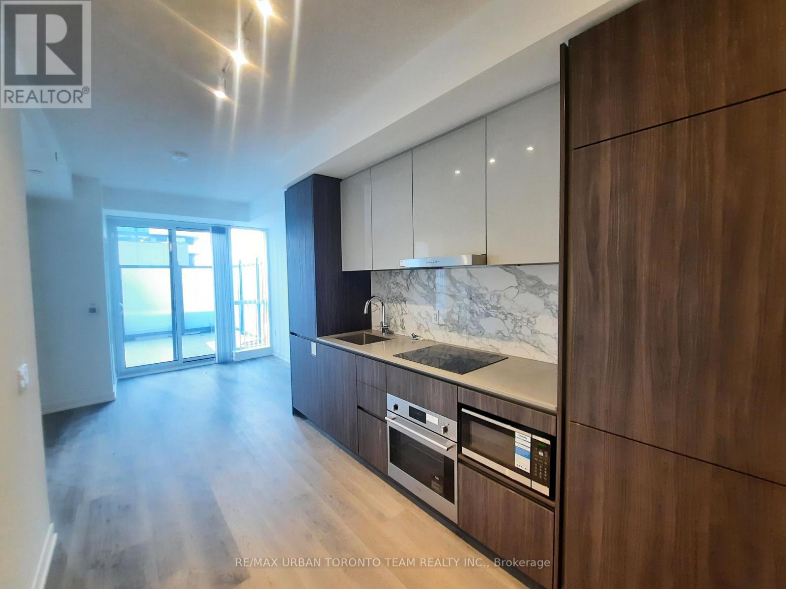 501 - 8 Interchange Way, Vaughan, Ontario  L4K 5Z7 - Photo 5 - N12507458