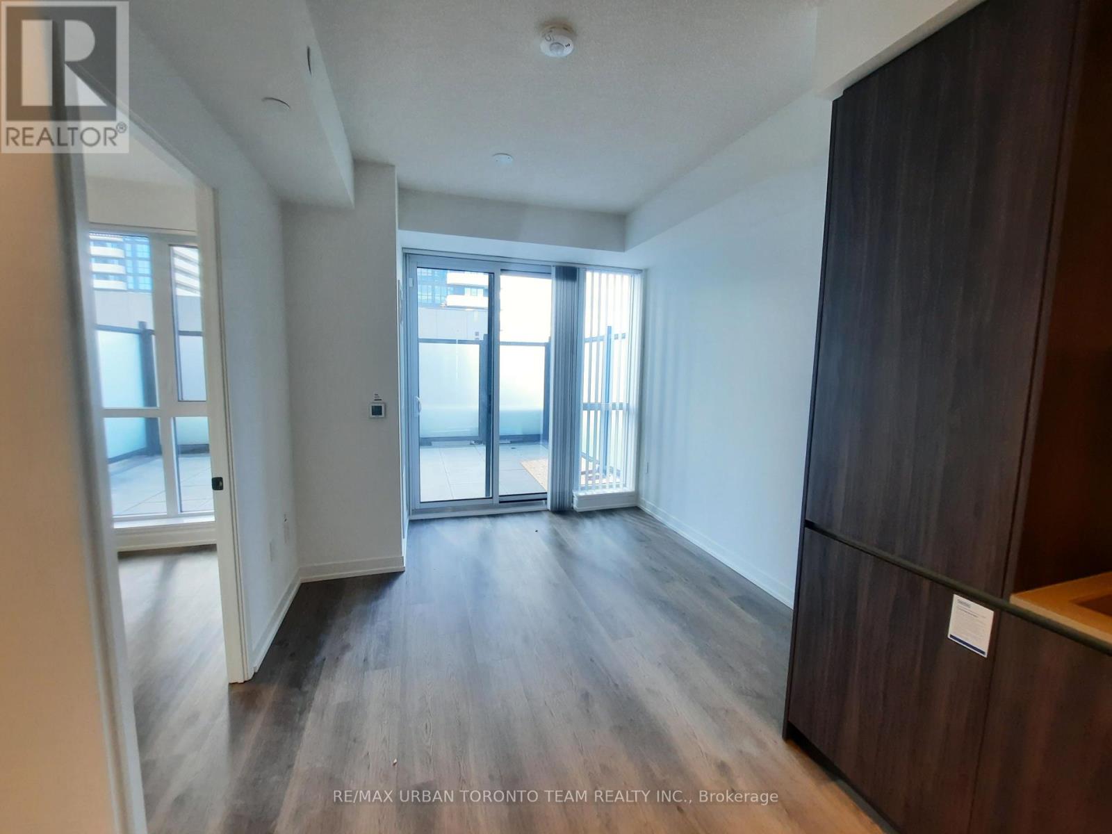 501 - 8 Interchange Way, Vaughan, Ontario  L4K 5Z7 - Photo 6 - N12507458