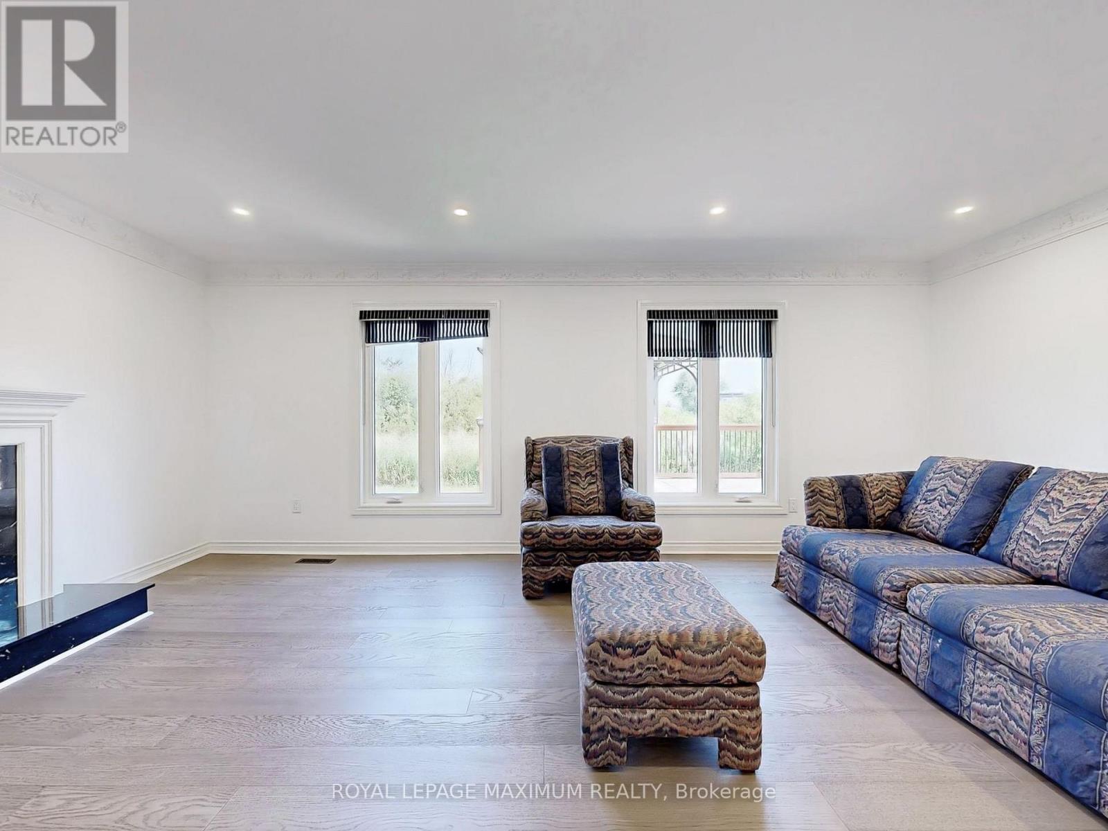 22 A Waltham Crescent, Richmond Hill, Ontario  L4B 1Z2 - Photo 10 - N12507524