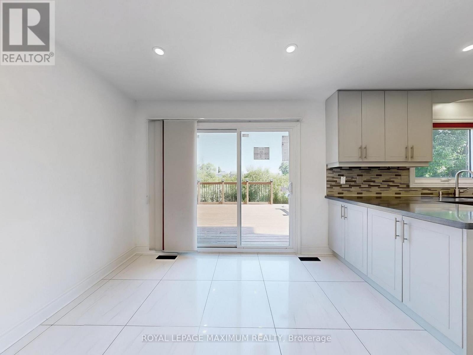 22 A Waltham Crescent, Richmond Hill, Ontario  L4B 1Z2 - Photo 15 - N12507524