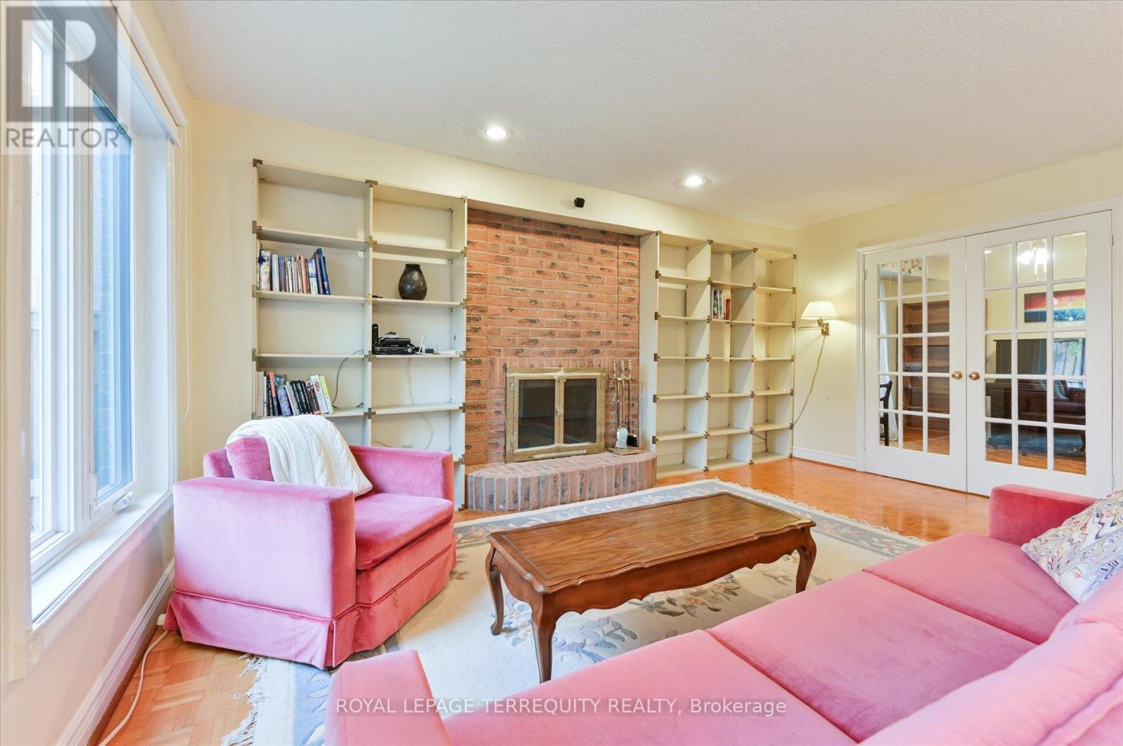 20 Leighland Drive, Markham, Ontario  L3R 7R4 - Photo 14 - N12507556