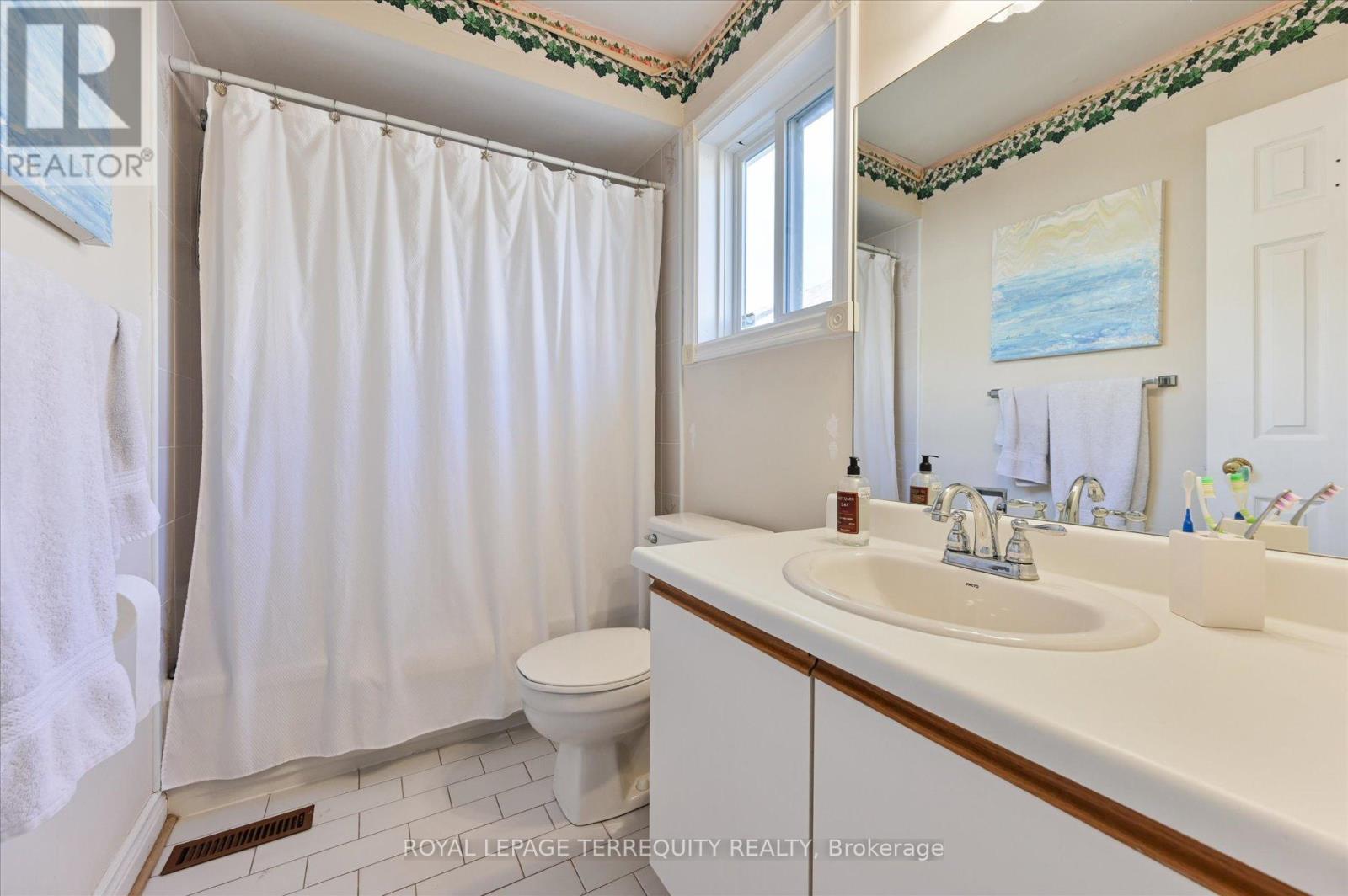 20 Leighland Drive, Markham, Ontario  L3R 7R4 - Photo 35 - N12507556