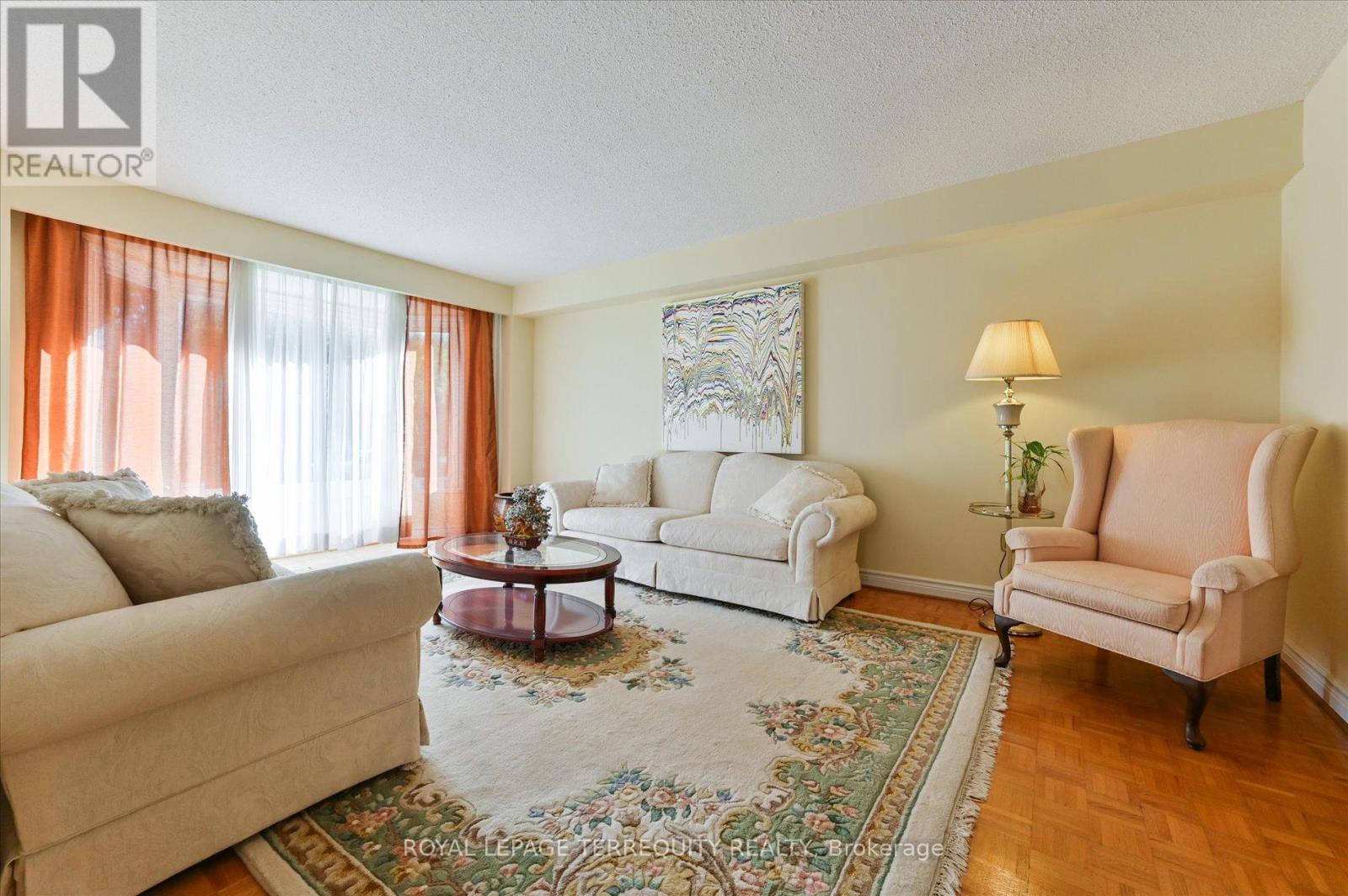 20 Leighland Drive, Markham, Ontario  L3R 7R4 - Photo 7 - N12507556