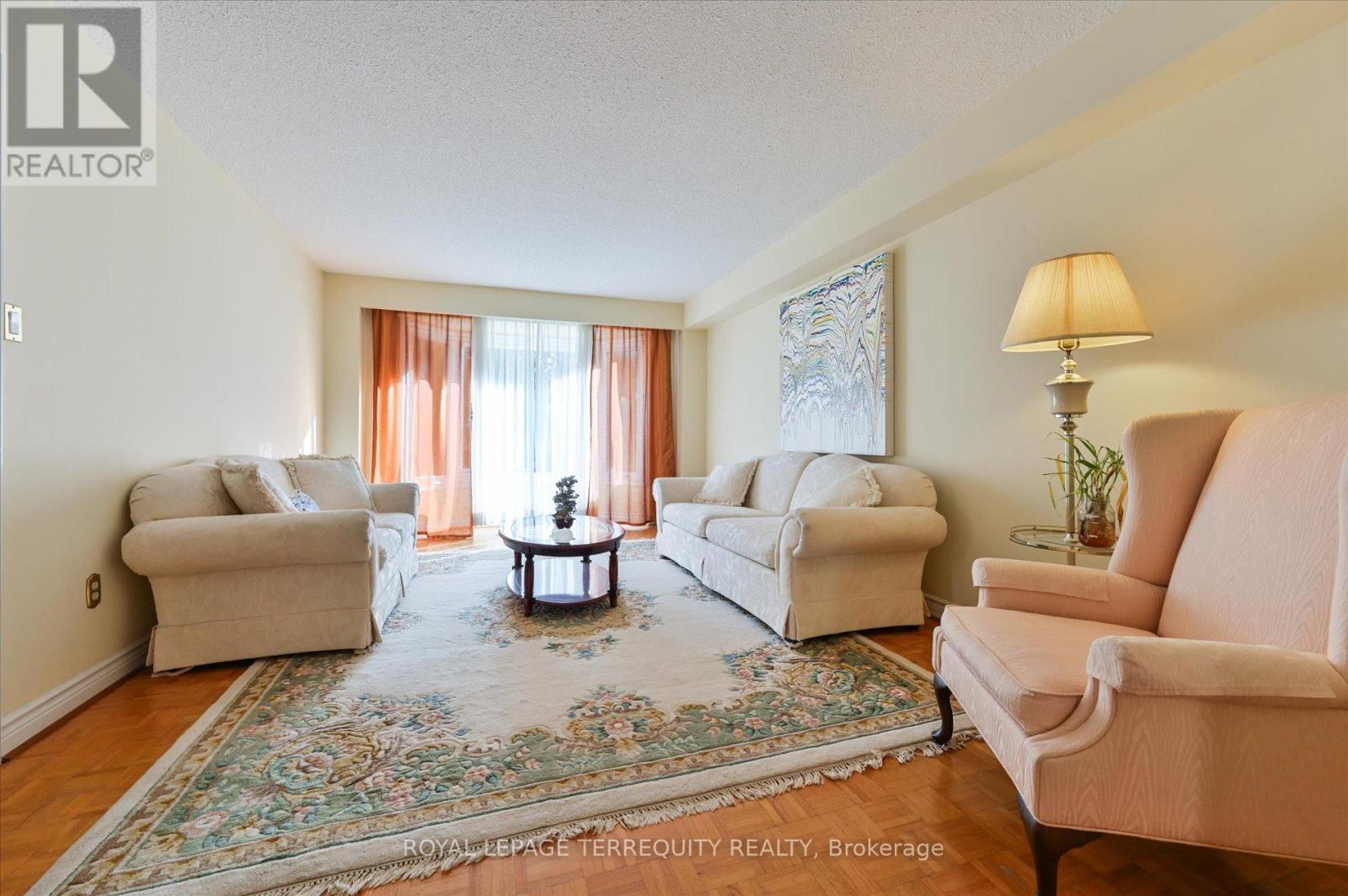 20 Leighland Drive, Markham, Ontario  L3R 7R4 - Photo 8 - N12507556