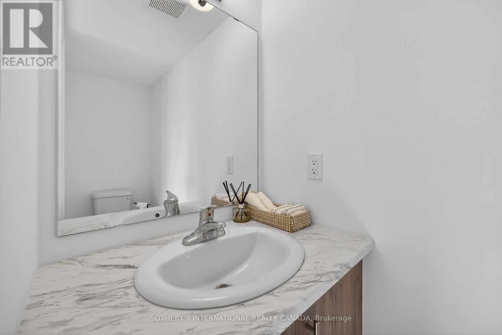 65 Harvest Crescent, Barrie, Ontario  L9J 0T5 - Photo 7 - S12507202